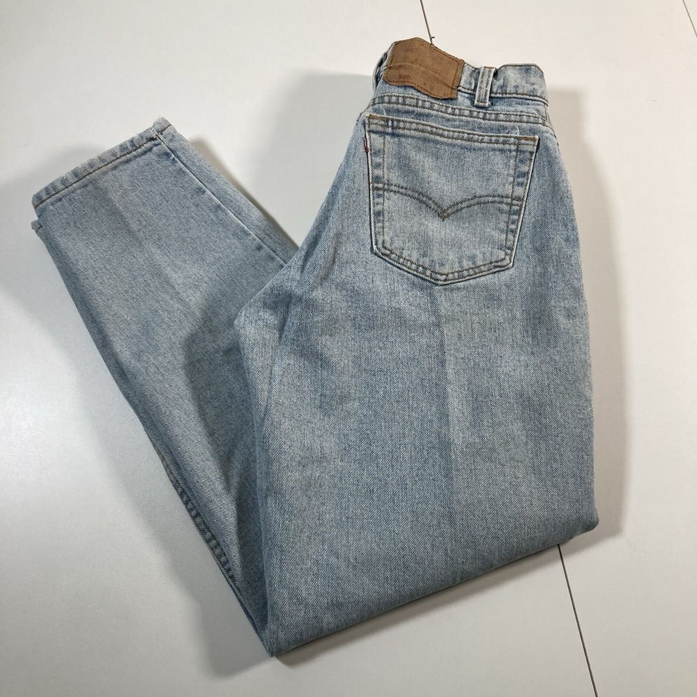 Vintage Made in USA Levi's 560 Jeans 31x31 Light Wash 90s Denim (Tag 32x32)